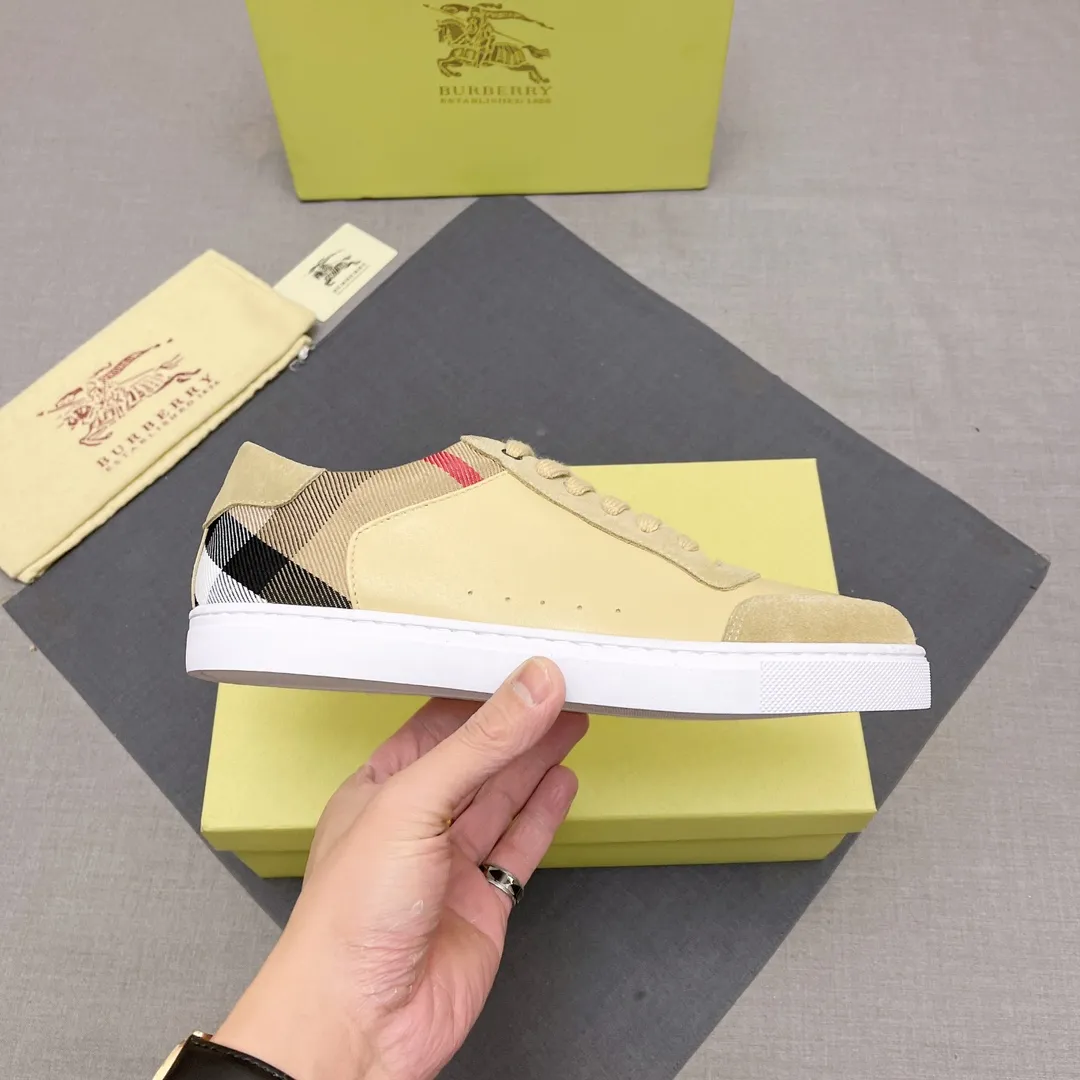 P360 B men's classic low-top sneakers are reinterpreted in Vintage plaid cotton and cowhide materials, decorated with a new brand logo. First-grain cowhide lining, embossed Burberry lettering logo on the heel, original outsole! 38-44 (45 46 customized) No. 019